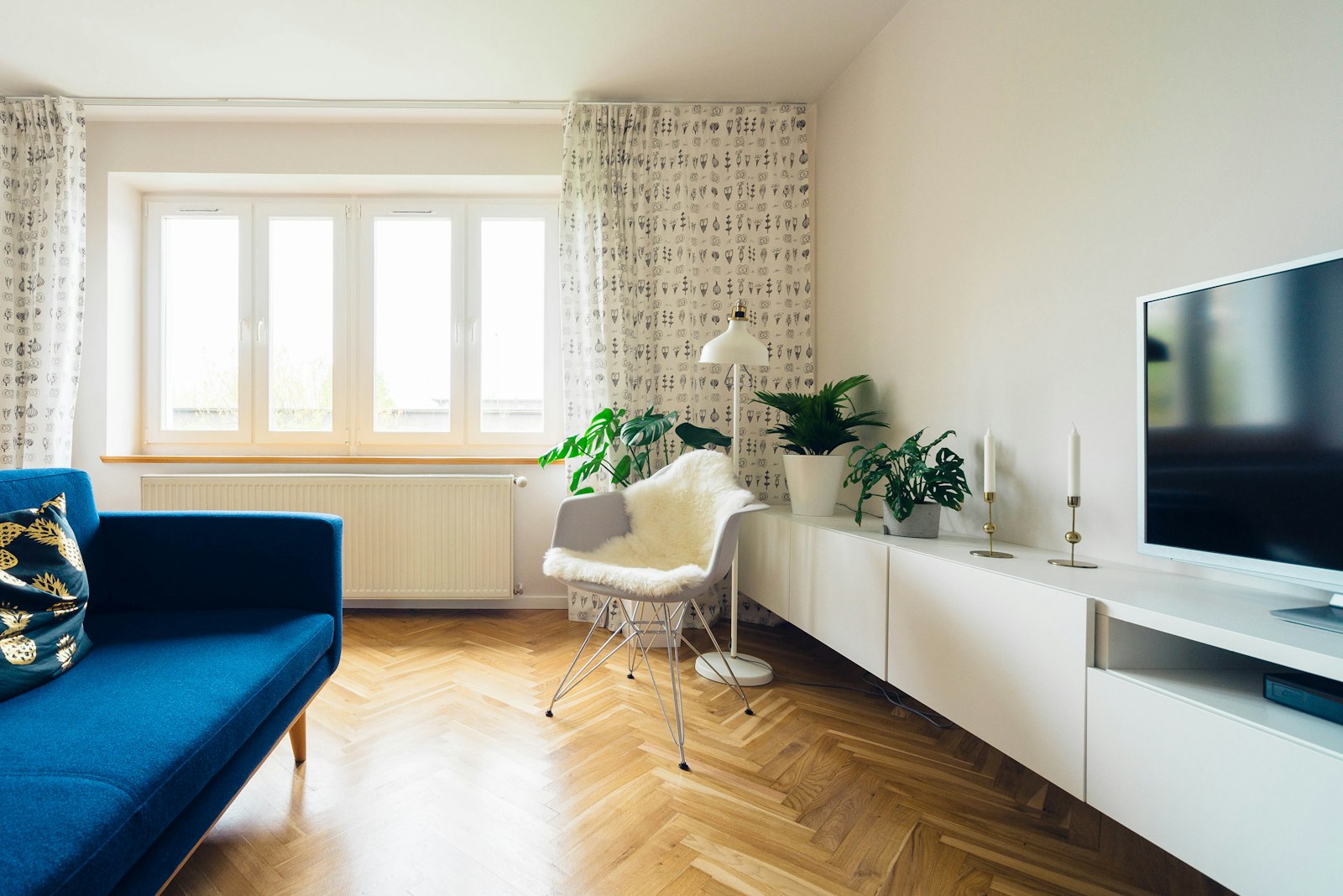 1 camere, Centru